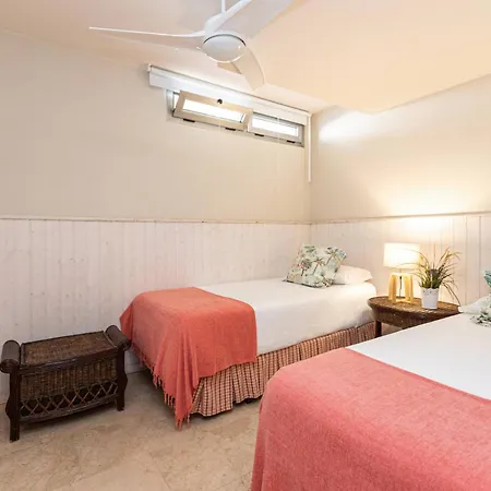 Adosado En Pasito Bm12 别墅