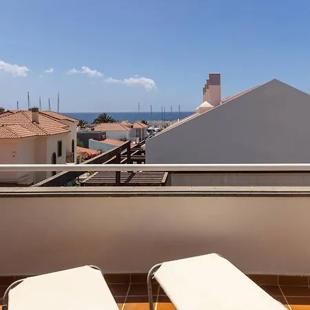 Adosado En Pasito Bm12 别墅